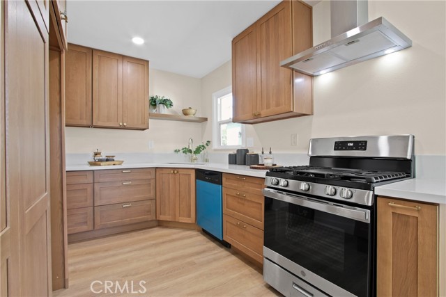 1801 E Curry Street, Long Beach CA: https://media.crmls.org/medias/3f84b484-b547-4ea2-a62a-225391c0bd2e.jpg