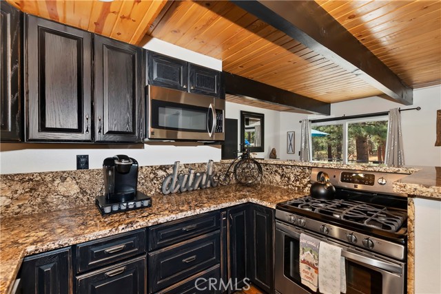 Detail Gallery Image 10 of 36 For 1126 Sugarpine Rd, Big Bear City,  CA 92314 - 2 Beds | 2 Baths