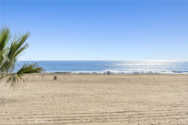 Detail Gallery Image 3 of 49 For 1510 W Oceanfront, Newport Beach,  CA 92663 - – Beds | – Baths