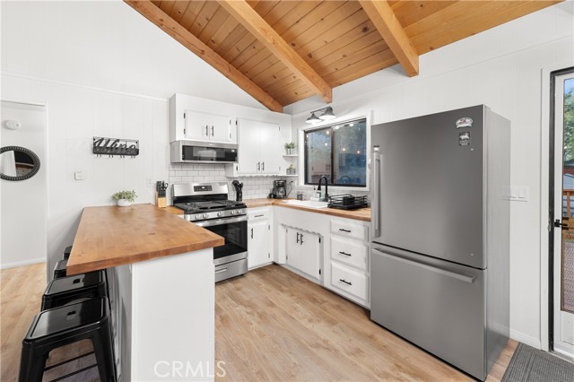 Detail Gallery Image 8 of 38 For 42540 Cedar Ave, Big Bear Lake,  CA 92315 - 2 Beds | 1 Baths