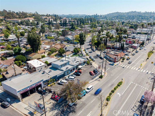 4732 Eagle Rock Boulevard, Los Angeles CA: https://media.crmls.org/medias/3f86332e-e37f-4a0d-a4e9-433e31604001.jpg