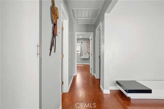 Detail Gallery Image 7 of 18 For 4512 W Watkins Way, Santa Ana,  CA 92704 - 3 Beds | 2 Baths