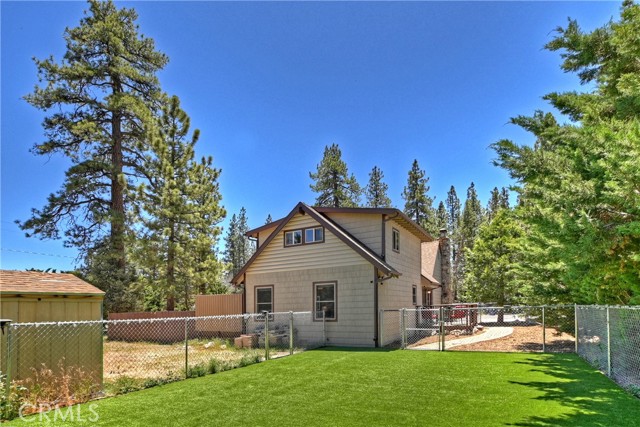 Detail Gallery Image 38 of 41 For 105 Arbor Ln, Big Bear City,  CA 92314 - 3 Beds | 3/1 Baths