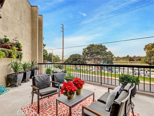 Detail Gallery Image 24 of 49 For 5190 E Colorado St #204,  Long Beach,  CA 90814 - 1 Beds | 1 Baths