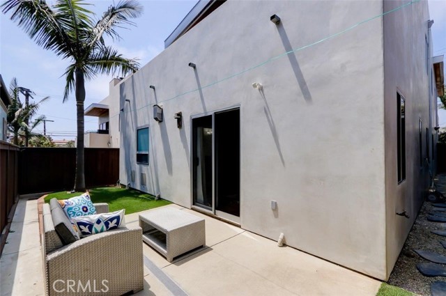 1122 8th Street, Hermosa Beach, California 90254, 5 Bedrooms Bedrooms, ,4 BathroomsBathrooms,Residential,Sold,8th,SB23101171