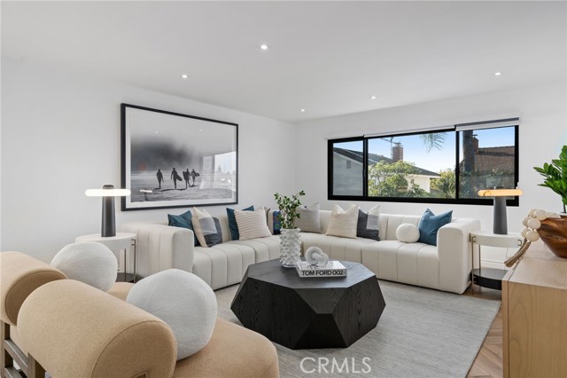 Detail Gallery Image 21 of 51 For 15631 Sunburst Ln, Huntington Beach,  CA 92647 - 5 Beds | 3/1 Baths