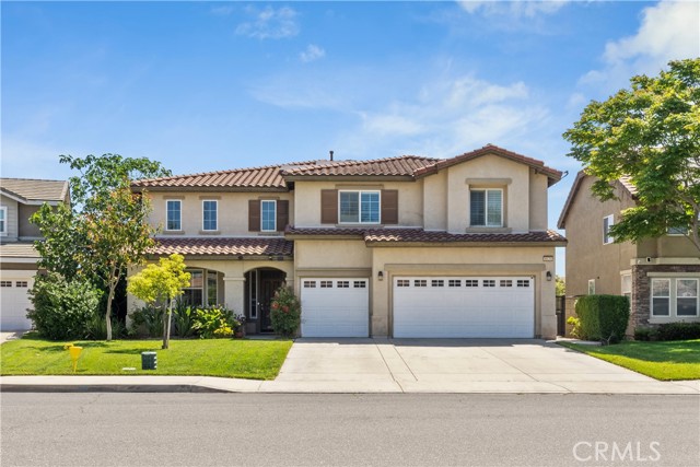Detail Gallery Image 1 of 72 For 6628 Ruby Giant Ct, Corona,  CA 92880 - 5 Beds | 4/1 Baths