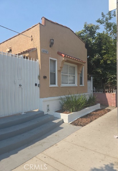 1222 E 10th Street, Long Beach CA: https://media.crmls.org/medias/3f895ca6-3444-4a81-930b-d48215fddd9f.jpg