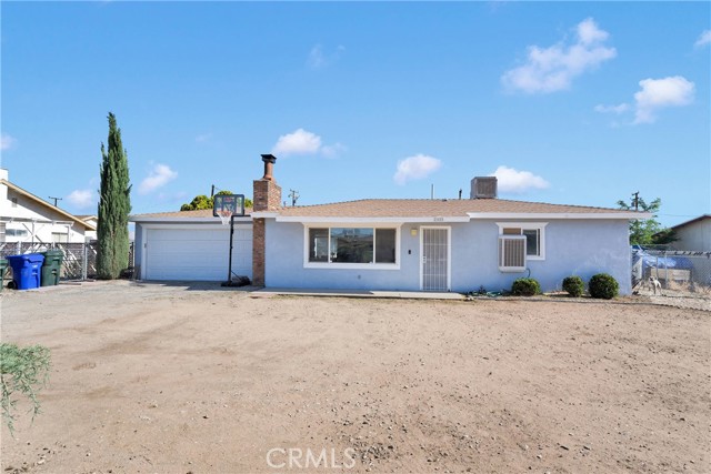 21822 Dotame Ave, Apple Valley CA: https://media.crmls.org/medias/3f8998b8-62fe-4773-9909-f56123ab678d.jpg