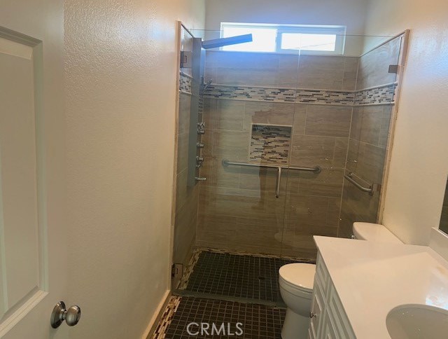 https://media.crmls.org/medias/3f89e2b4-c22e-4c39-a519-845a98449583.jpg?preset=X-Large