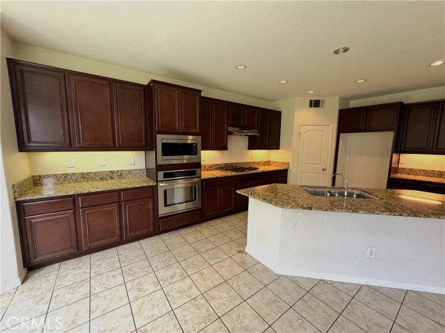 Detail Gallery Image 10 of 35 For 40277 Jacob Way, Murrieta,  CA 92563 - 6 Beds | 4/1 Baths