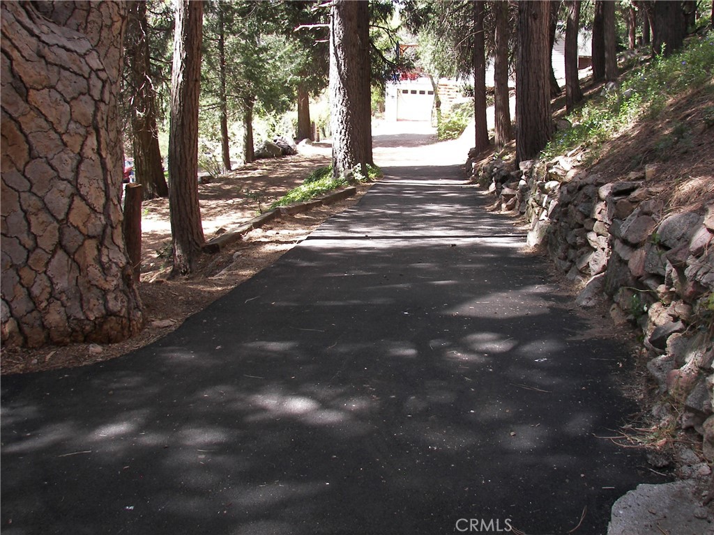 https://media.crmls.org/medias/3f8a6188-fb34-4217-993a-1565eb802169.jpg?preset=X-Large