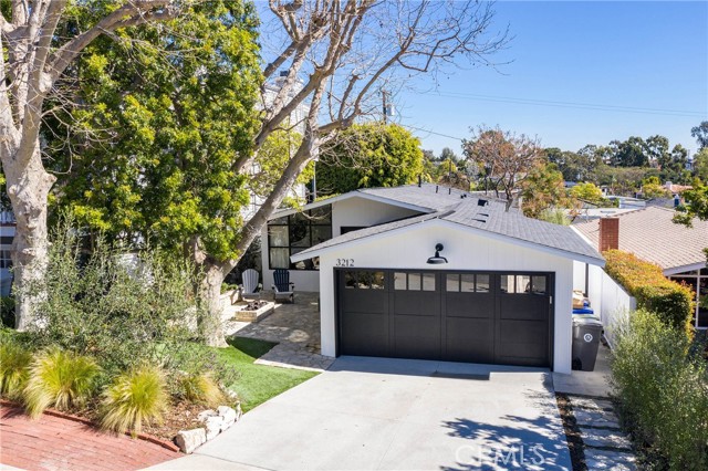 3212 Poinsettia Avenue, Manhattan Beach, California 90266, 3 Bedrooms Bedrooms, ,2 BathroomsBathrooms,Residential,Sold,Poinsettia,SB22036915