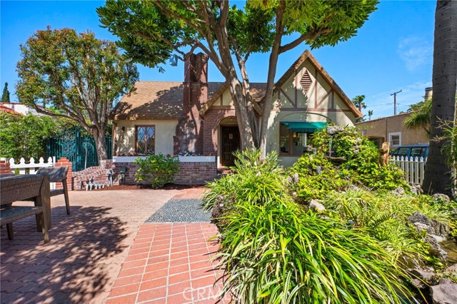 Detail Gallery Image 1 of 50 For 2415 N French St, Santa Ana,  CA 92706 - 3 Beds | 1/1 Baths