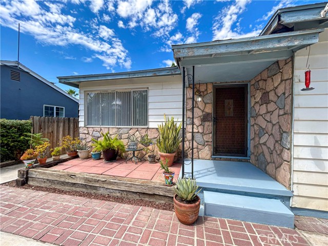 Detail Gallery Image 2 of 31 For 10645 Wolfe Ave, Riverside,  CA 92505 - 3 Beds | 1 Baths