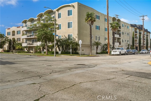 Detail Gallery Image 3 of 29 For 3737 E 2nd St #301,  Long Beach,  CA 90803 - 3 Beds | 2 Baths