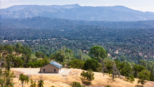 Detail Gallery Image 11 of 66 For 4125 Heavenly Crest Rd, Mariposa,  CA 95338 - 3 Beds | 3 Baths