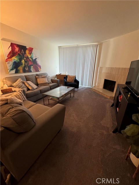 Detail Gallery Image 5 of 21 For 14315 Riverside Dr #209,  Sherman Oaks,  CA 91423 - 2 Beds | 2 Baths