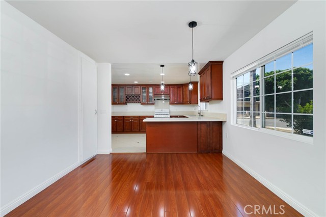 947 Claire Place, Pomona CA: https://media.crmls.org/medias/3f8d39d3-22e3-4256-8eec-dae296558c37.jpg
