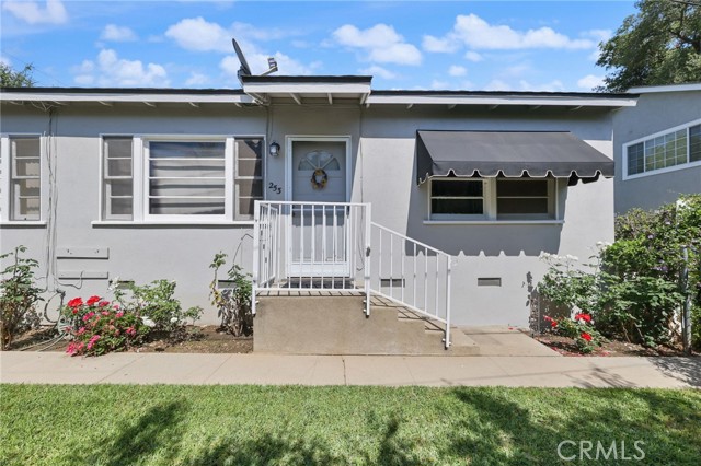 251 E Center Street, Covina CA: https://media.crmls.org/medias/3f8d829c-288b-4f07-91a6-265d90b849ef.jpg