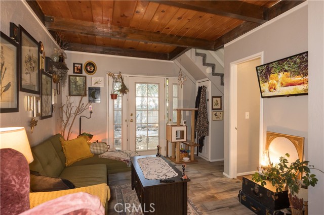 1025 W Country Club Boulevard, Big Bear City CA: https://media.crmls.org/medias/3f8e6d9c-ccb8-4b67-9aeb-89794da337be.jpg
