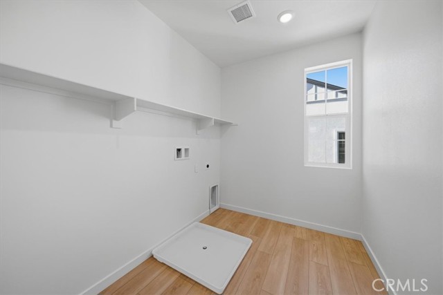 Detail Gallery Image 23 of 32 For 4862 Arroyo Run, Moorpark,  CA 93021 - 3 Beds | 2/1 Baths