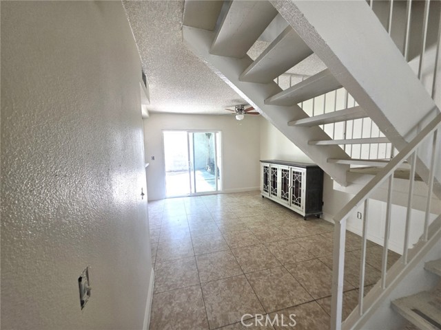 Detail Gallery Image 14 of 38 For 26938 via Terraza, Saugus,  CA 91350 - 3 Beds | 3 Baths