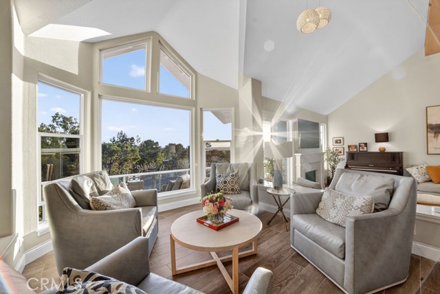 Detail Gallery Image 15 of 56 For 5 Northampton Ct #103,  Newport Beach,  CA 92660 - 3 Beds | 3/1 Baths