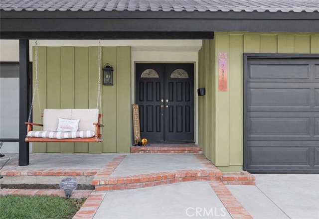 Detail Gallery Image 44 of 46 For 28975 Lotusgarden Dr, Canyon Country,  CA 91387 - 4 Beds | 3 Baths