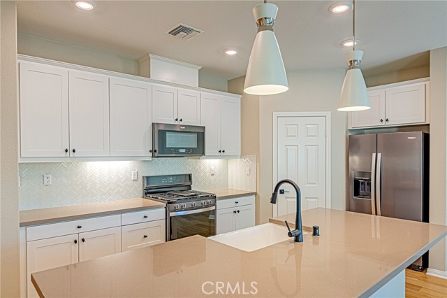 Detail Gallery Image 4 of 32 For 1705 Almond Tree, Upland,  CA 91784 - 3 Beds | 2/1 Baths