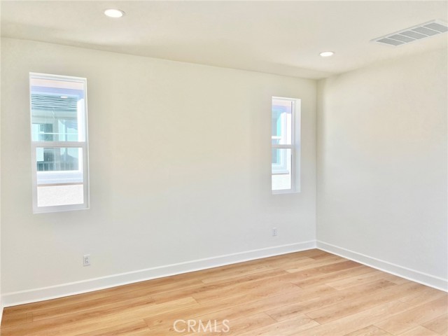 Detail Gallery Image 13 of 16 For 381 S Nevada Ave, Ventura,  CA 93004 - 3 Beds | 2/1 Baths