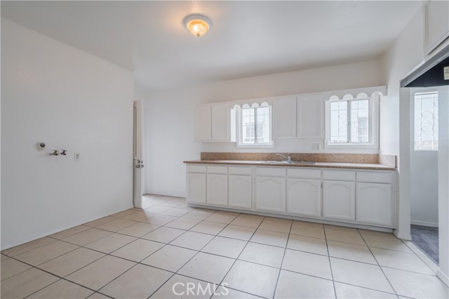 Detail Gallery Image 12 of 26 For 144 W 101st St, Los Angeles,  CA 90003 - 3 Beds | 2 Baths