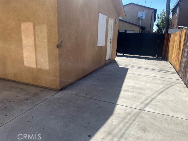 Detail Gallery Image 2 of 17 For 1314 E 48th, Los Angeles,  CA 90011 - 10 Beds | 6 Baths