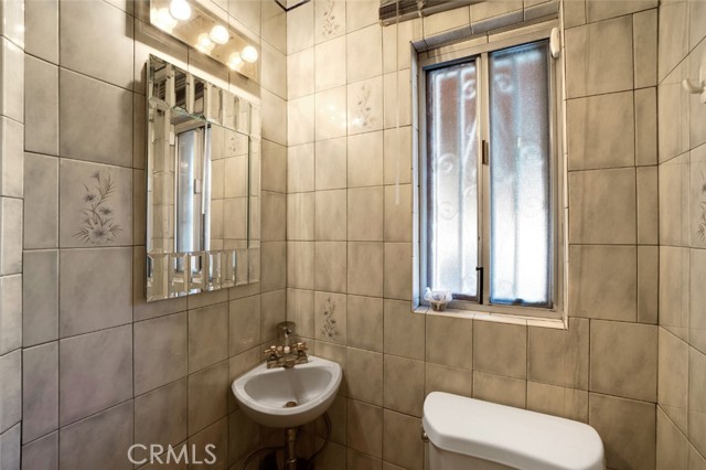 Image 9 of 58 For 2205 Catalina Street