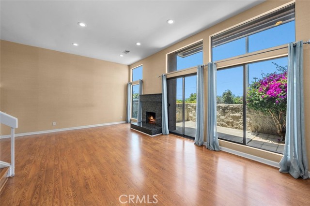 Detail Gallery Image 2 of 36 For 446 Palos Verdes Bld, Redondo Beach,  CA 90277 - 3 Beds | 3 Baths