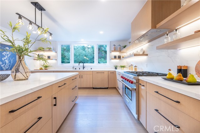 Detail Gallery Image 13 of 45 For 17153 Adlon Rd, Encino,  CA 91436 - 5 Beds | 5/1 Baths