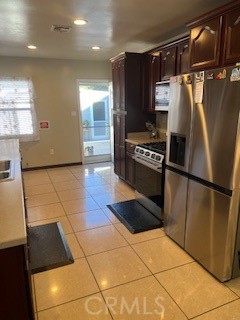 Detail Gallery Image 6 of 23 For 9917 Van Ruiten, Bellflower,  CA 90706 - 3 Beds | 2 Baths