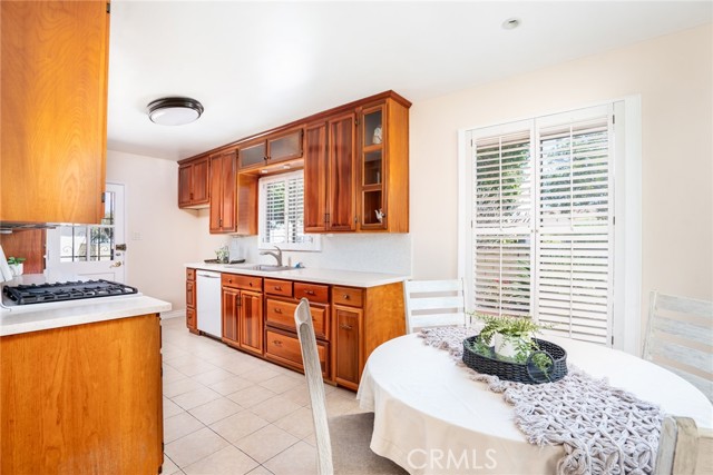 Detail Gallery Image 5 of 38 For 5639 E Spring St, Long Beach,  CA 90808 - 3 Beds | 1 Baths