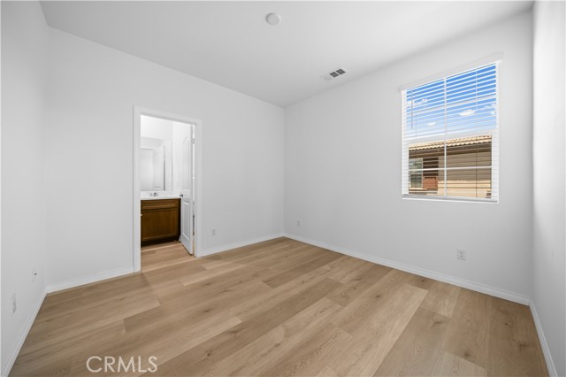 7133 Montecito Lane, Eastvale CA: https://media.crmls.org/medias/3f951259-b8f1-47fe-a67d-62aef162b171.jpg