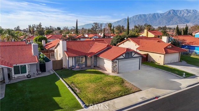 Detail Gallery Image 1 of 39 For 9380 Sultana Ave, Fontana,  CA 92335 - 3 Beds | 2 Baths