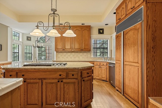 Detail Gallery Image 18 of 74 For 490 Bay View Ct, Lake Arrowhead,  CA 92352 - 5 Beds | 6/1 Baths