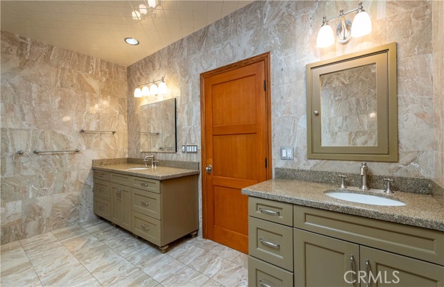 Detail Gallery Image 26 of 53 For 2516 E Glenoaks Bld, Glendale,  CA 91206 - 3 Beds | 2 Baths