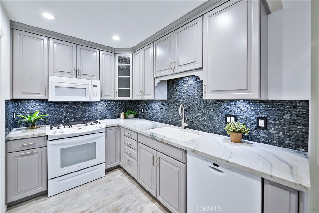 5627 E Plaza De Indios
