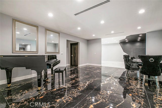 17800 Raymer Street, Sherwood Forest CA: https://media.crmls.org/medias/3f96a0fc-bef7-477d-a22e-d46d24c4a784.jpg