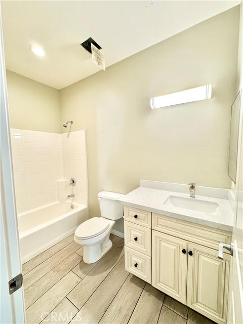 Detail Gallery Image 8 of 9 For 7986 Mango #8,  Fontana,  CA 92336 - 3 Beds | 2/1 Baths