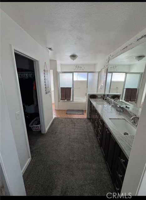 6801 Rycroft Drive, Riverside CA: https://media.crmls.org/medias/3f97afc6-e2e3-4973-b7f5-5e9dd49c8084.jpg