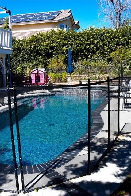 Detail Gallery Image 16 of 17 For 28338 Maxine, Saugus,  CA 91350 - 4 Beds | 3 Baths