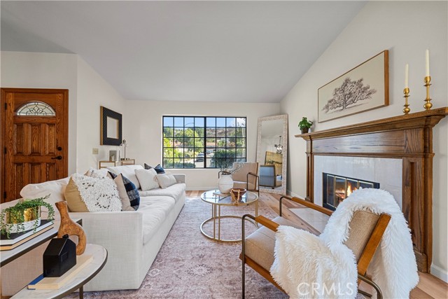 Detail Gallery Image 8 of 35 For 20557 Jay Carroll Drive, Saugus,  CA 91350 - 4 Beds | 2 Baths