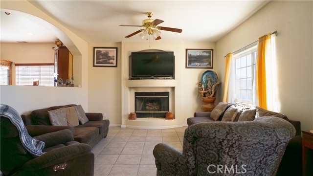 Detail Gallery Image 8 of 20 For 20325 87th, California City,  CA 93505 - 5 Beds | 3 Baths