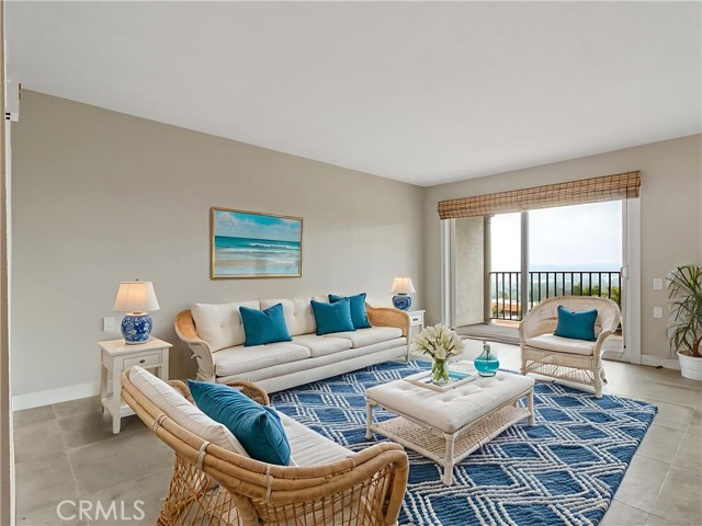 4026 Calle Sonora Este, Laguna Woods CA: https://media.crmls.org/medias/3f985167-c3c5-4e40-9b61-10211230a1f4.jpg